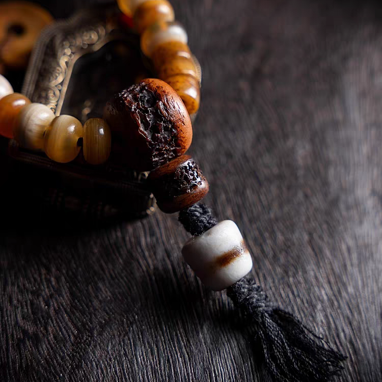 Main old yak bone bead on mala