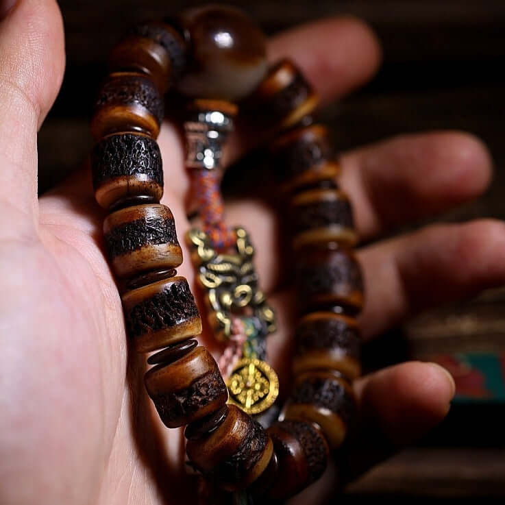 Amazon.com: Hands of Tibet Tibetan Mala Rudraksha Wrist Mala/Bracelet for  Meditation (Carnelian): Clothing, Shoes & Jewelry